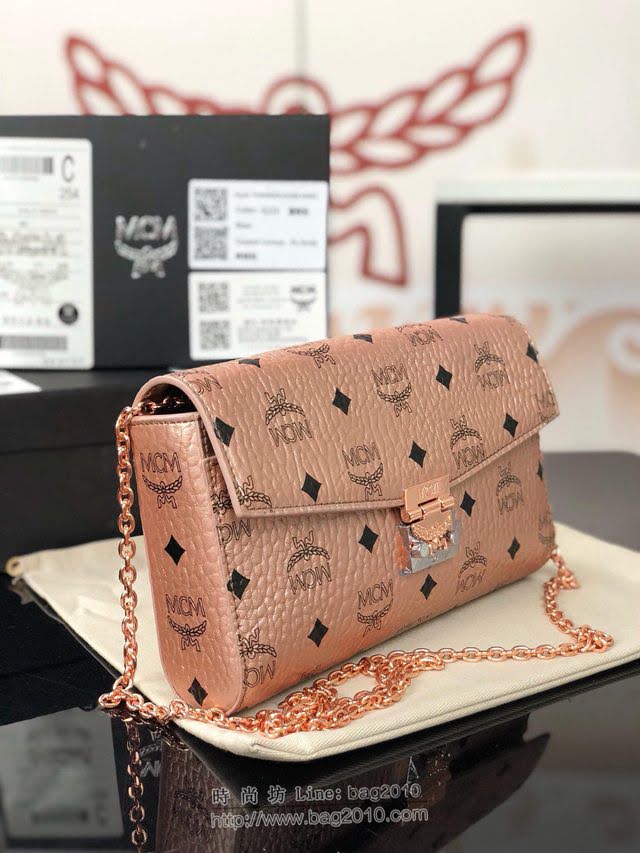 MCM女包 原單 6226中號 2018新品 Patricia鏈條包 復古印花 信封式手拿包 MCM女單肩斜挎包  mdmc1178
